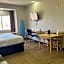 Days Inn & Suites by Wyndham Hutchinson