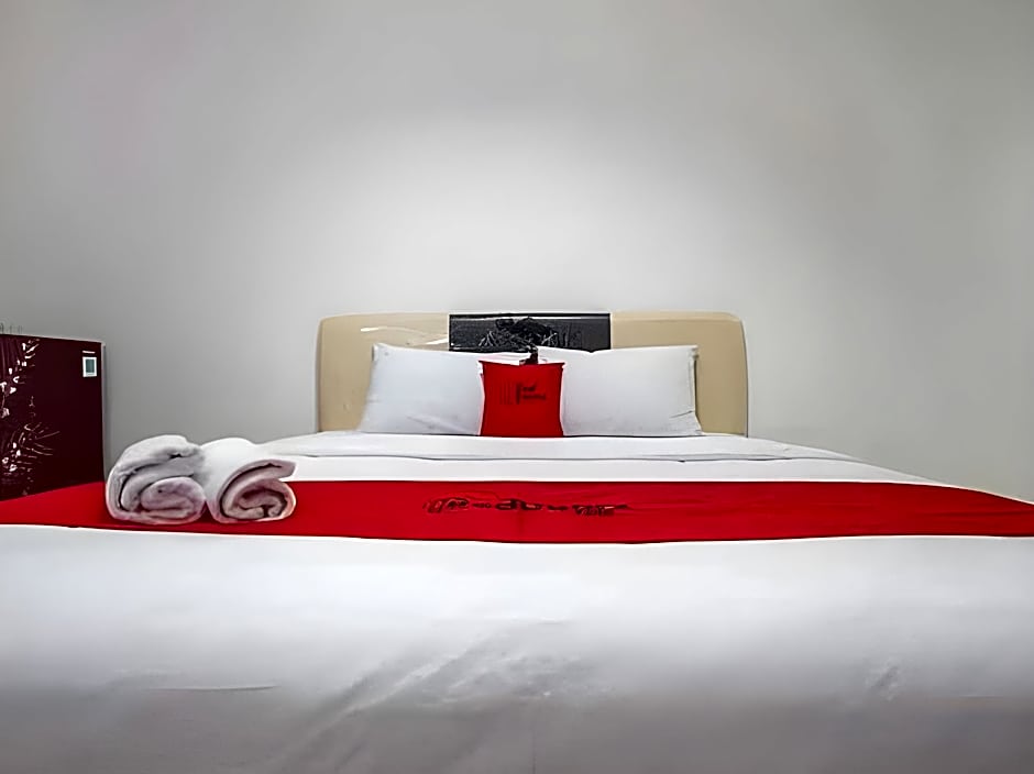 RedDoorz @ Kertajaya Surabaya