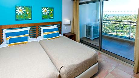 One-Bedroom Apartment with Sea View