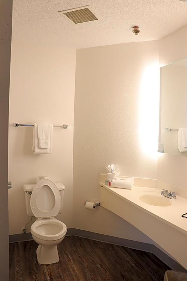 Howard Johnson by Wyndham Tifton GA I-75