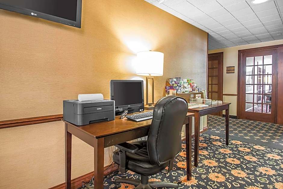 Comfort Suites Madison West - Middleton