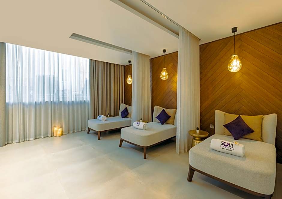 Khalidia Palace Hotel Dubai by Mourouj Gloria