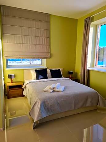 Triple Room with Garden View