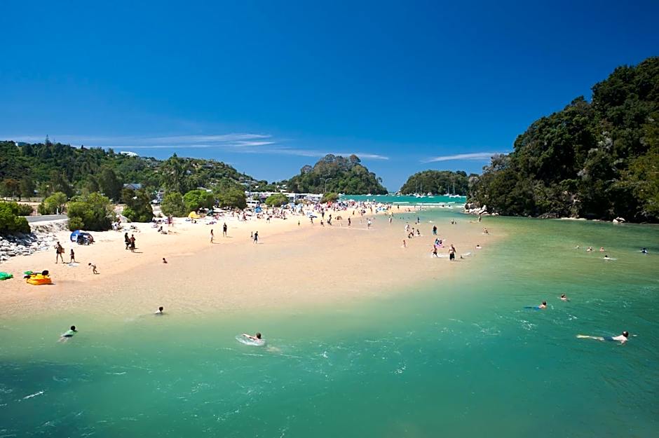 Kaiteriteri Recreation Reserve Cabins