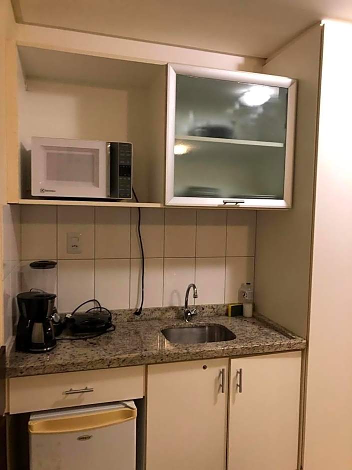 Athenas Suites By BnbHost