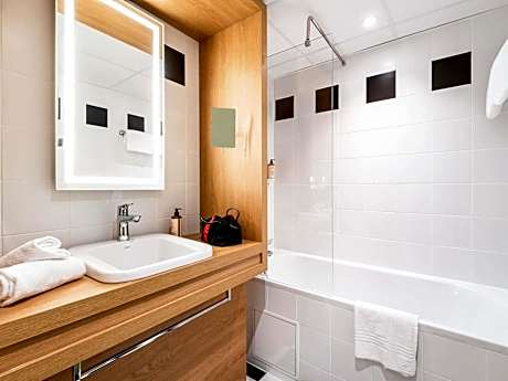 Classic Room with 1 Double Bed and access to the Spa