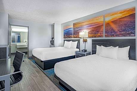 Queen Room with Two Queen Beds - Mobility Accessible/Non-Smoking