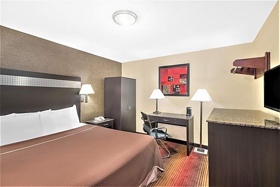 Howard Johnson by Wyndham Clifton NJ
