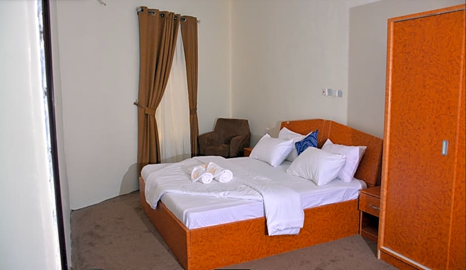 Photo 1 of 7 of Executive Suite