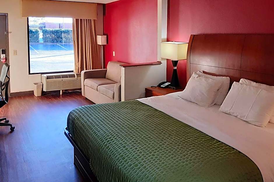 Econo Lodge Inn & Suites Griffin North