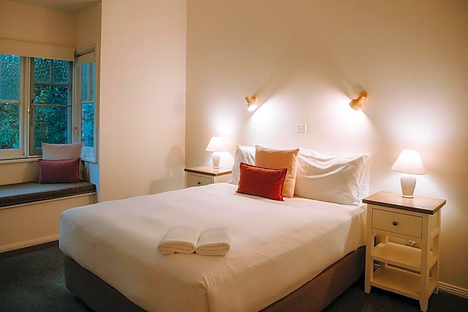 Federation Gardens & Possums Hideaway