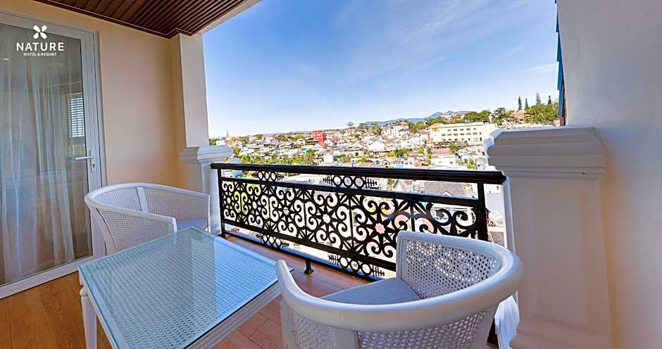 Nature Hotel - Pham Hong Thai