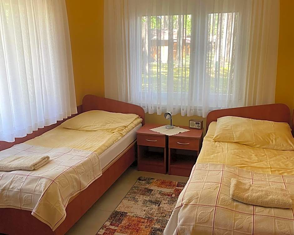 Hotel Zielony & OW Borowik & Pensjonat Manhattan - Centrum Rekreacji i Wypoczynku GASTROTUR