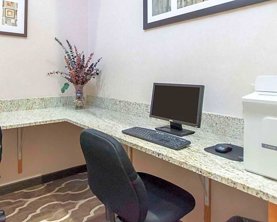 Comfort Suites Boise Airport