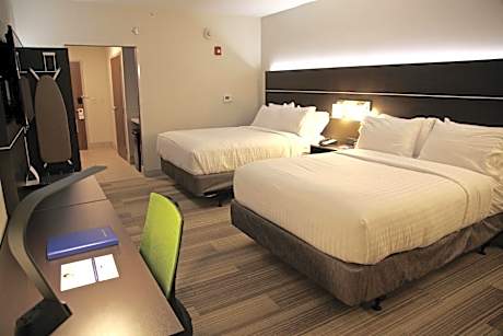 Standard Room with Two Queen Beds