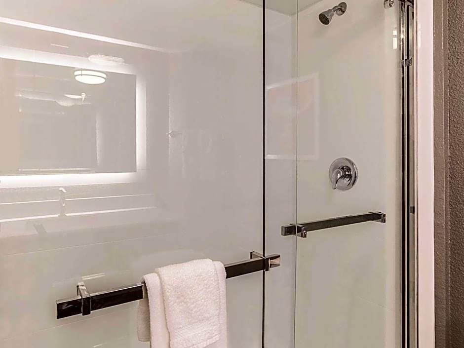 La Quinta Inn & Suites by Wyndham Austin at The Domain