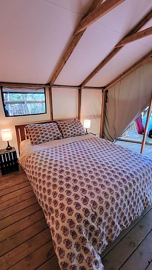 Dwight Riverside Inn