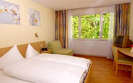 Suite with Mountain View