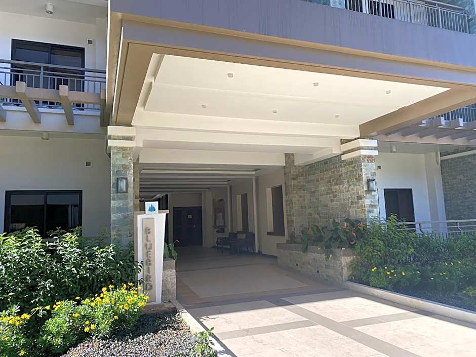 Rosarich Homestay - Bristle Ridge Residences