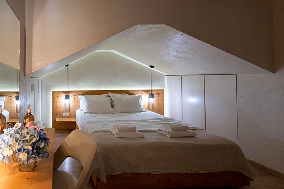 Panellinion Luxury Rooms