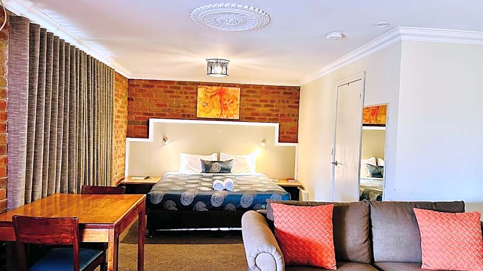 Early Australian Motor Inn