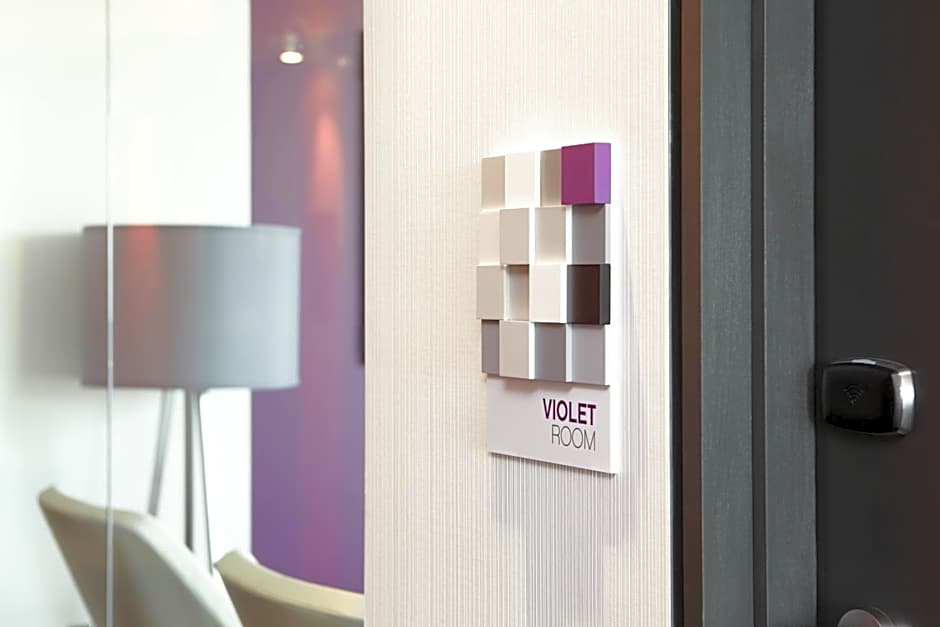 Alt Hotel Toronto Pearson