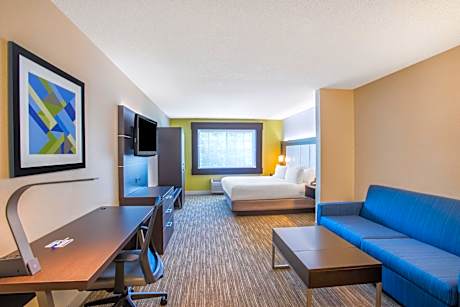 One-Bedroom Suite with Sofa Bed