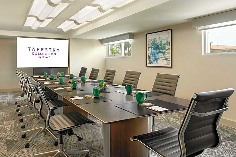 Hotel Alba Tampa, Tapestry Collection By Hilton