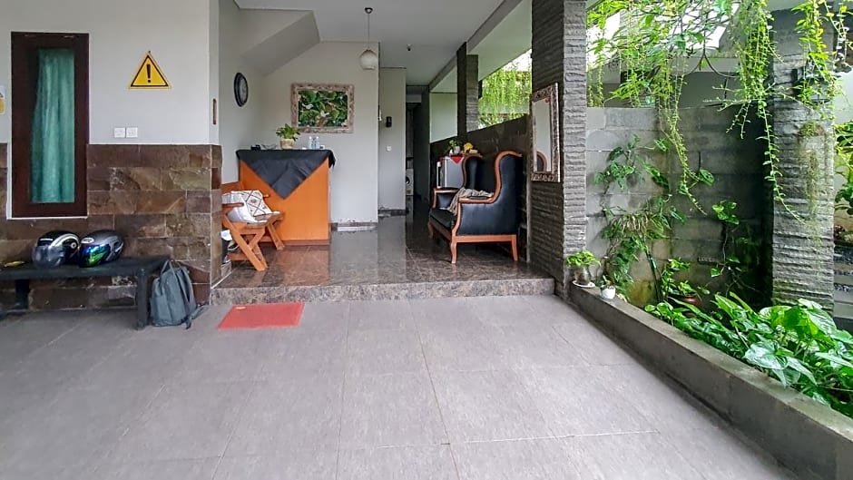 D'Tamblingan Guest House @ Taman Griya Jimbaran RedPartner ( Minimum Stay 30 Nights )