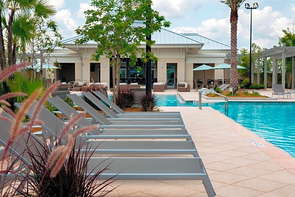 SpringHill Suites by Marriott Orlando at FLAMINGO CROSSINGS Town Center-Western Entrance