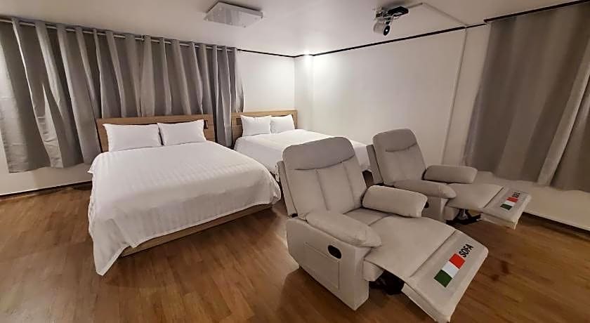 The Oakra Hotel