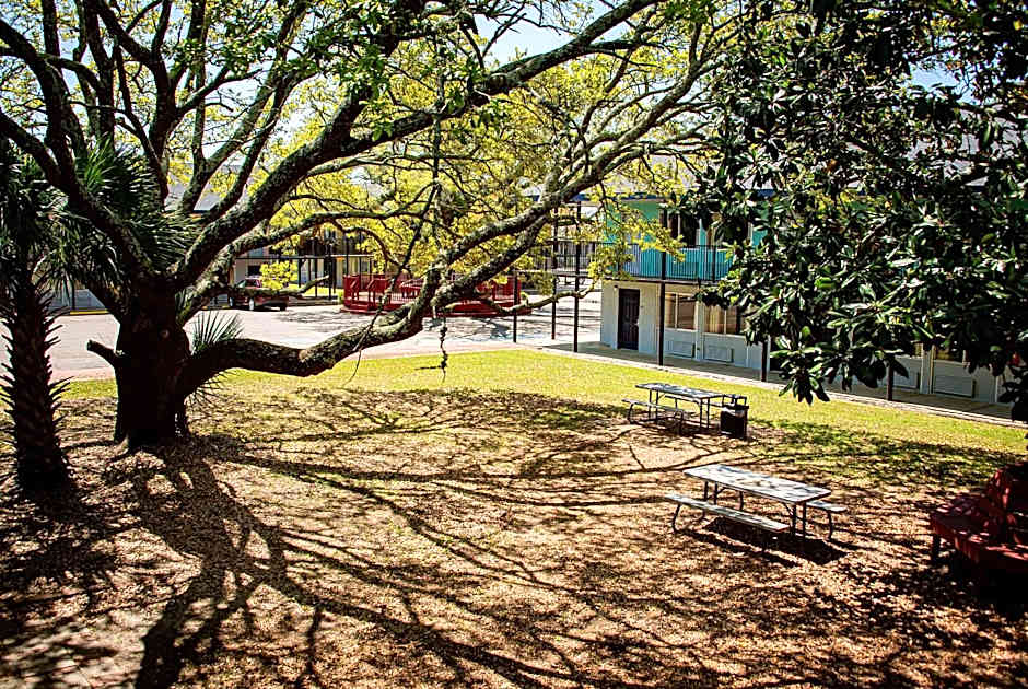 Super 8 by Wyndham Biloxi