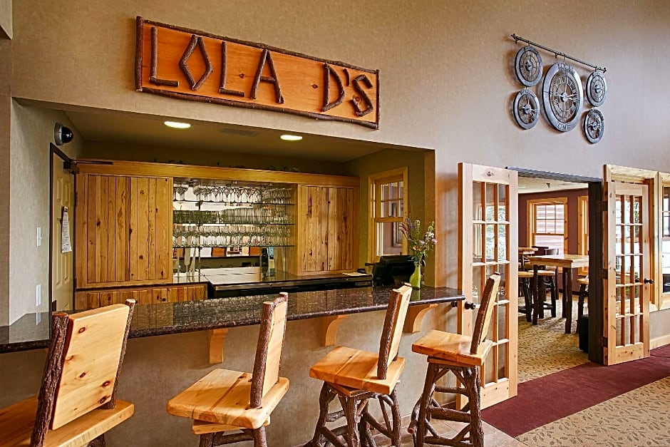 Best Western Premier The Lodge On Lake Detroit