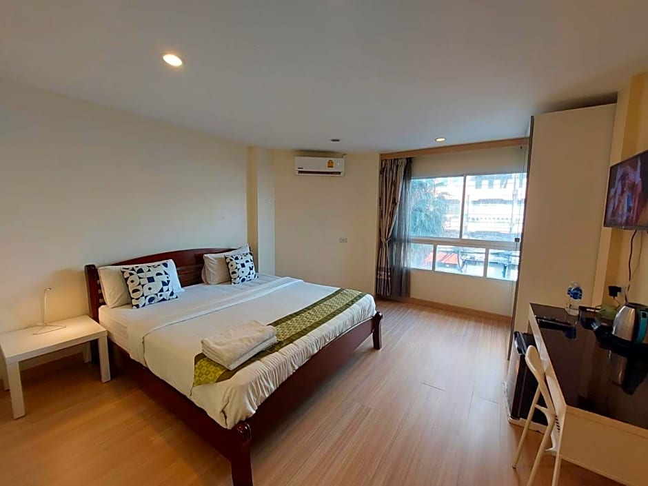 V Check inn Sukhumvit 22