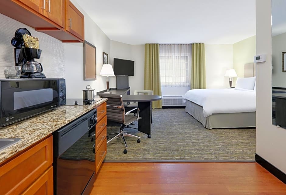 Candlewood Suites Salina