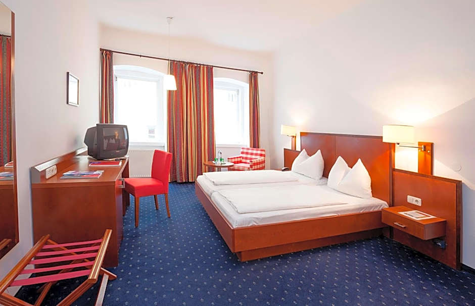 Keramikhotel Goldener Brunnen