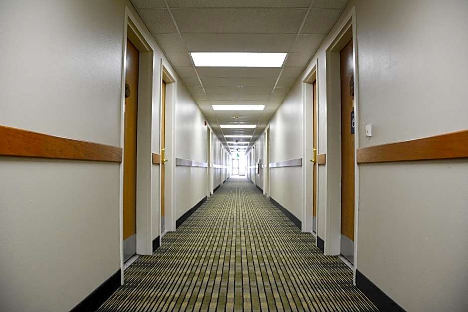 Cedars Inn