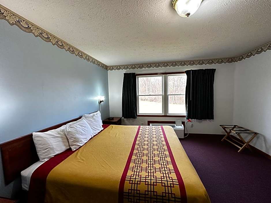 Attica Inn