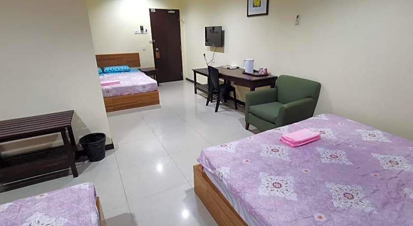 PAVILION INN HOTEL LUMUT