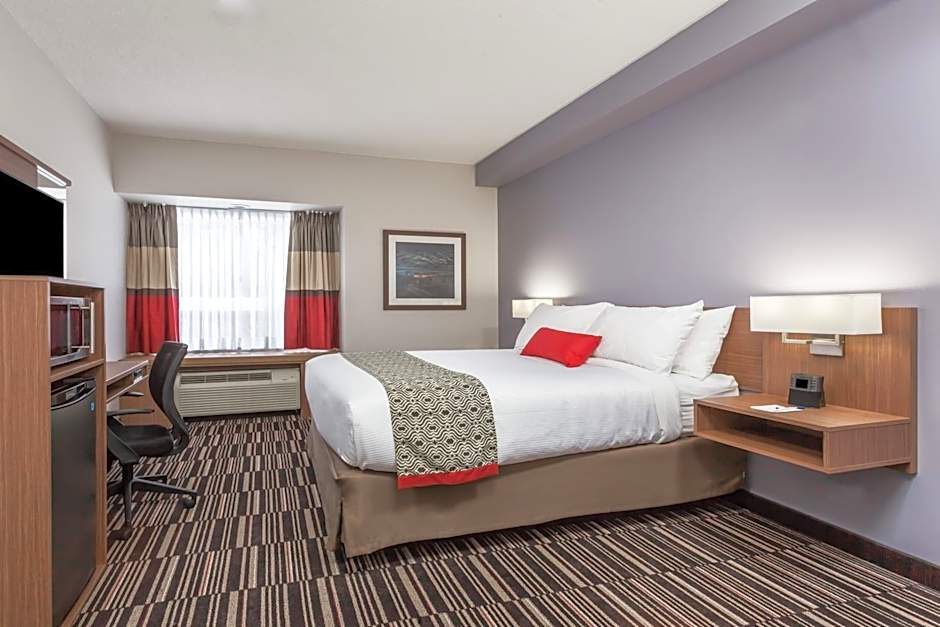 Photo 1 of 4 of Deluxe 1 Queen Bed Suite