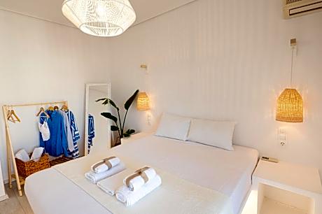 One-Bedroom Apartment with Sea View and Balcony