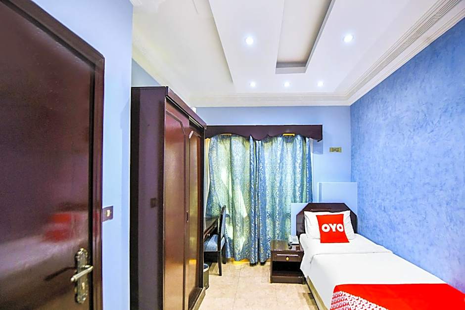 OYO 137 Marina Hotel