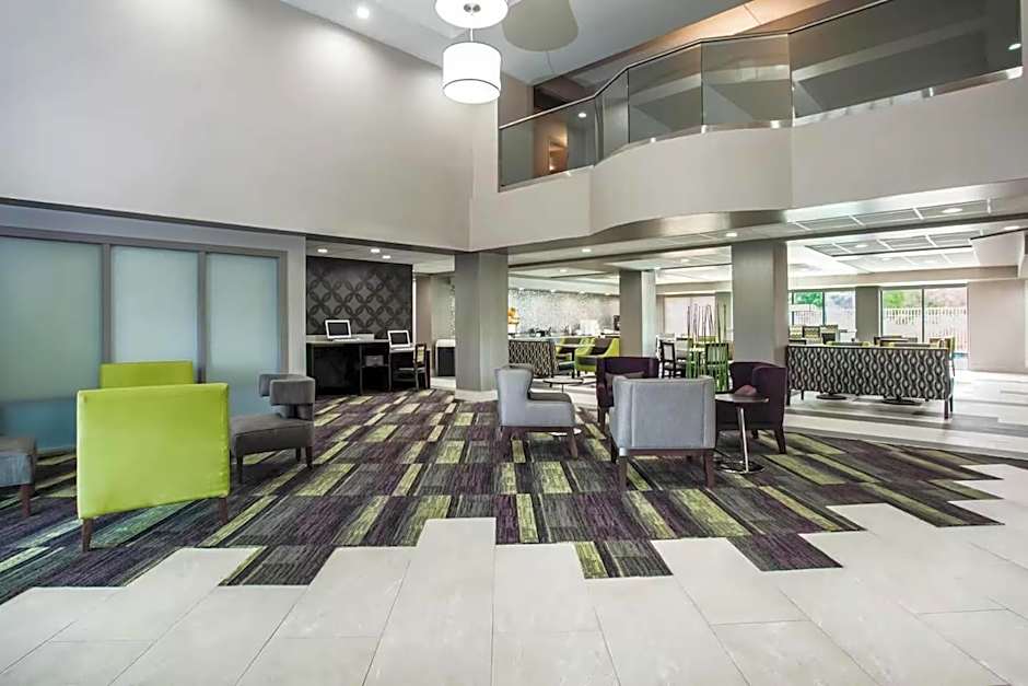Comfort Inn & Suites Clearwater South - Pinellas Park