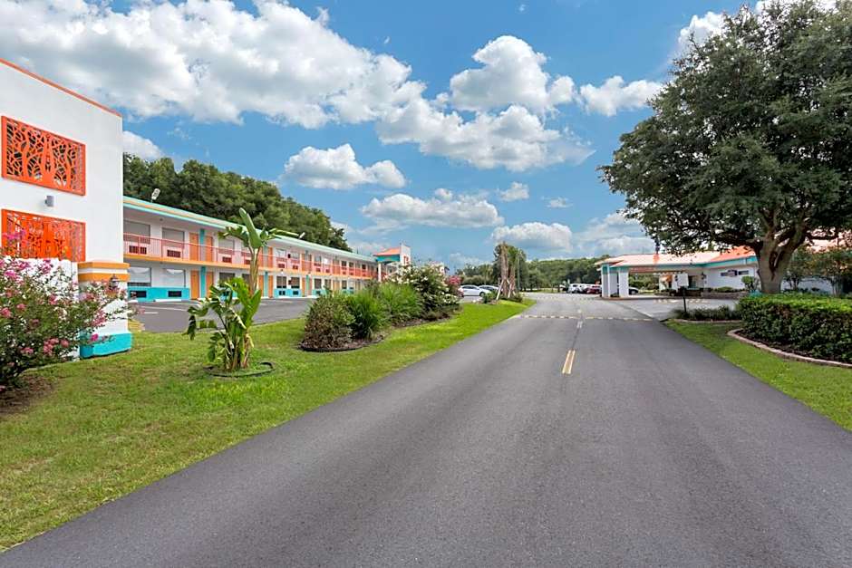 Howard Johnson by Wyndham Ocala FL