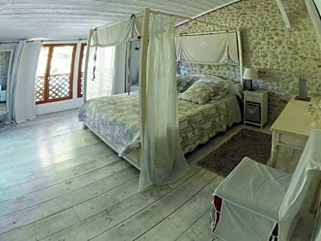 Cottage with Garden View