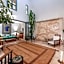 Riad Le J