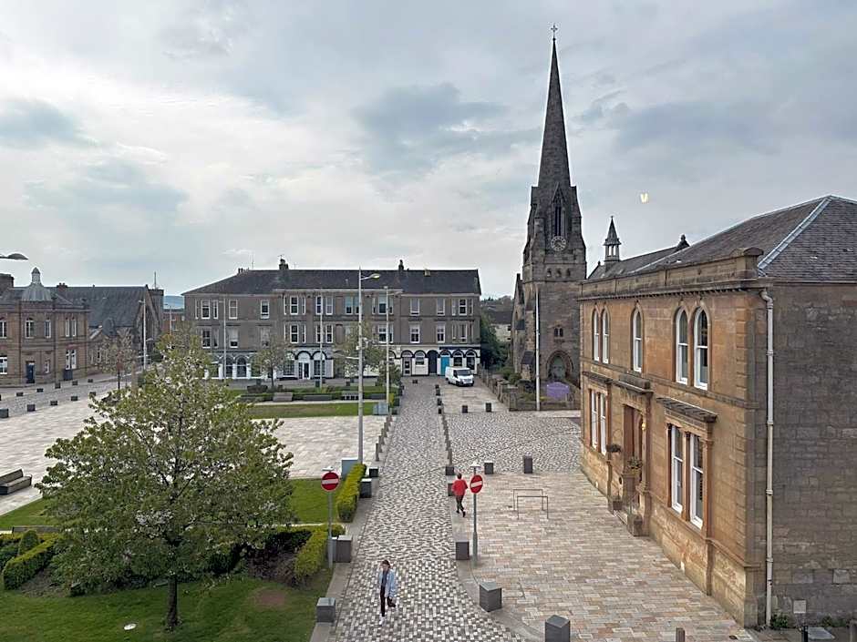 Rooms Above Sugar Boat