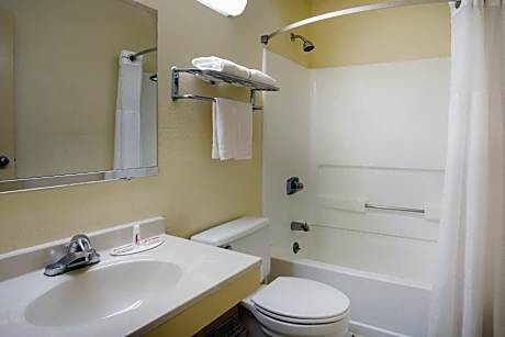 1 King Bed Studio Suite Non-Smoking