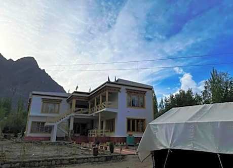Hotel Nubra Delight and Camps
