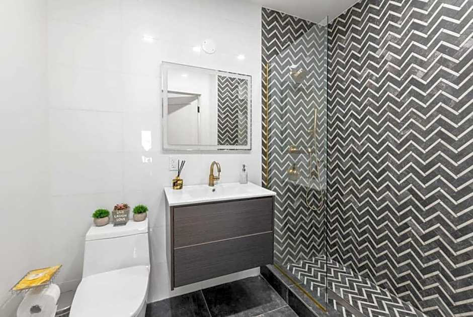 Top Notch 2 Bedroom Minutes From Central Park